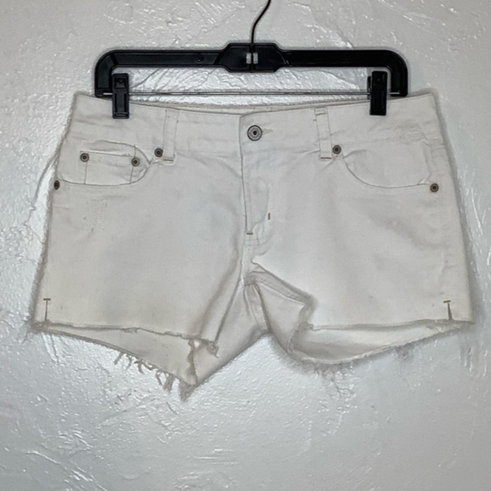 American eagle raw hem white jean shorts SZ 8